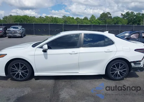 2021 Toyota Camry Se z USA, uszkodzony, nr VIN 4T1G11AK8MU467145